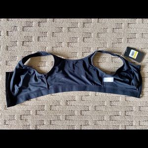Zipper front sports bra